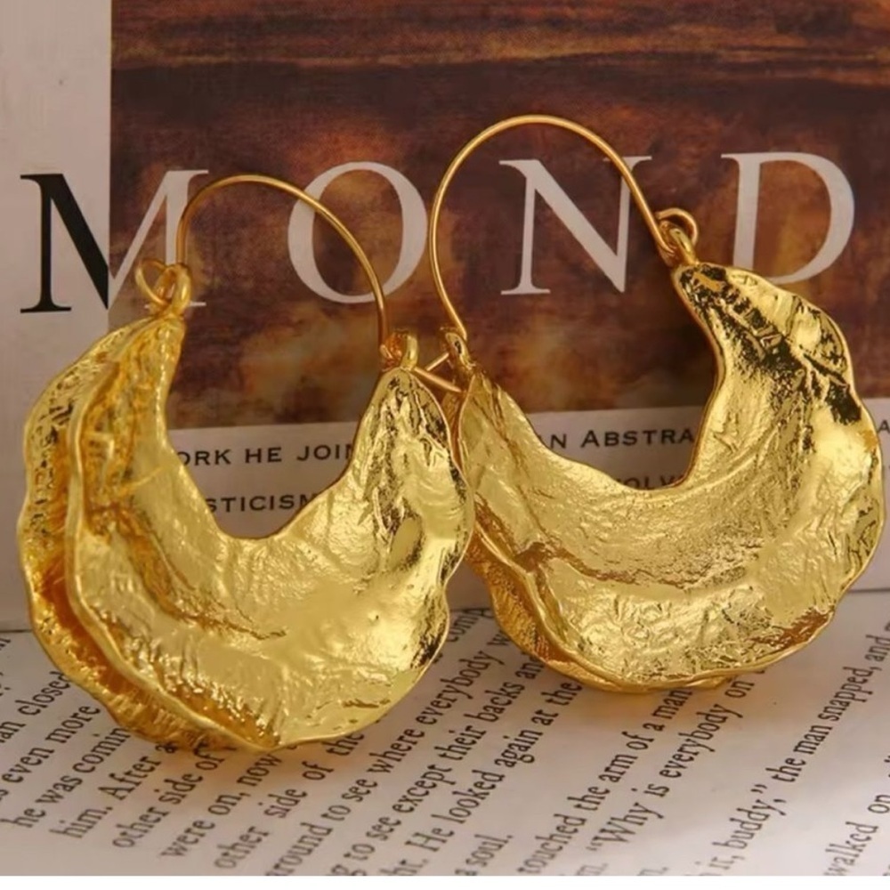 Zara Gold Crescent Hoop Earrings - Picture 3 of 13